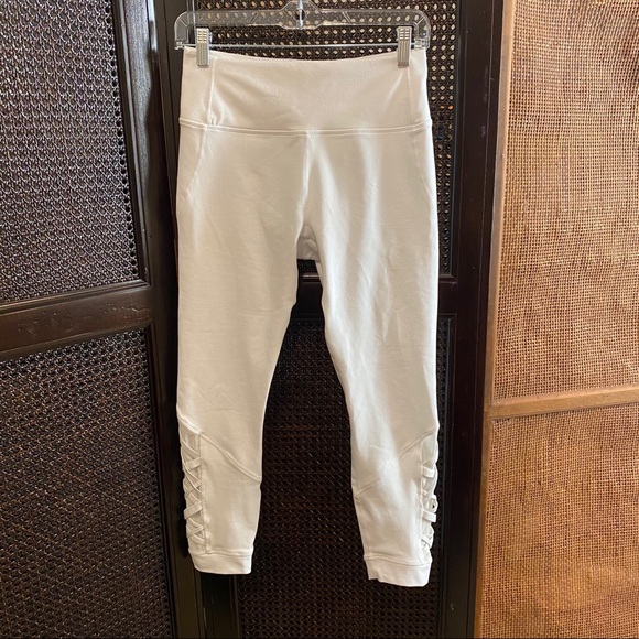 Fabletics Dynamic High-Waist Lattice 7/8 Leggings - Picture 5 of 6